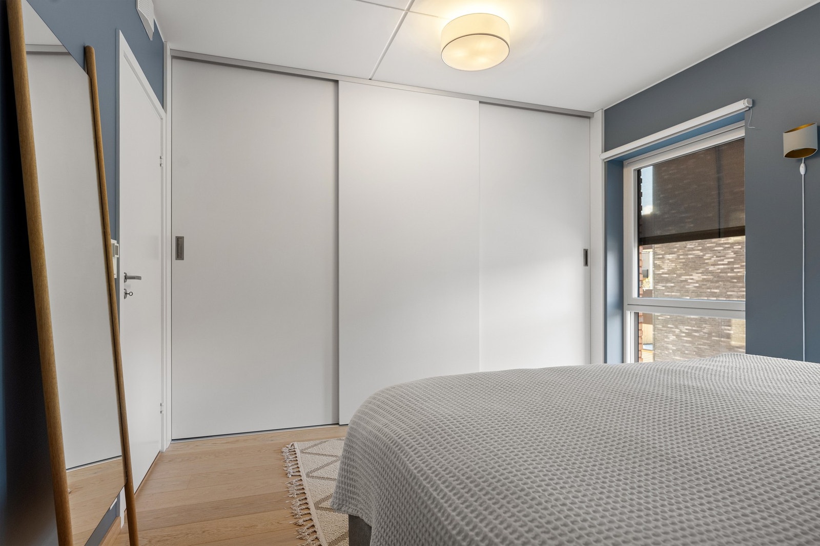 Meget romslige garderobeskap Galleribilde