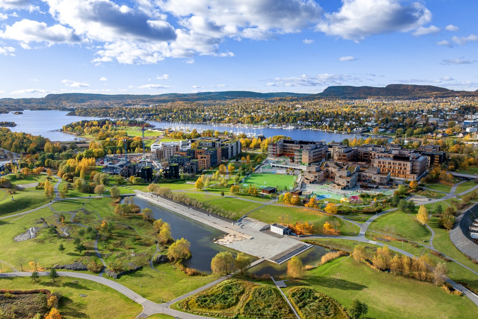 Treklang er nærmeste nabo. Kun et par minutters gange til barnehage og barneskole. Galleribilde