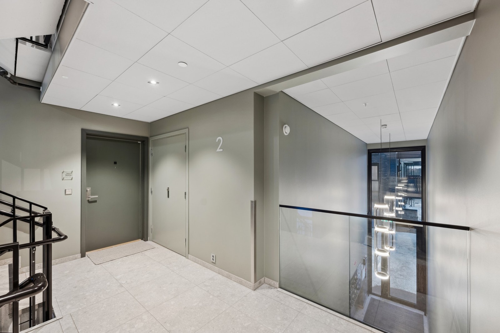 Åpne og lyse fellesarealer med heisadkomst til alle plan Galleribilde