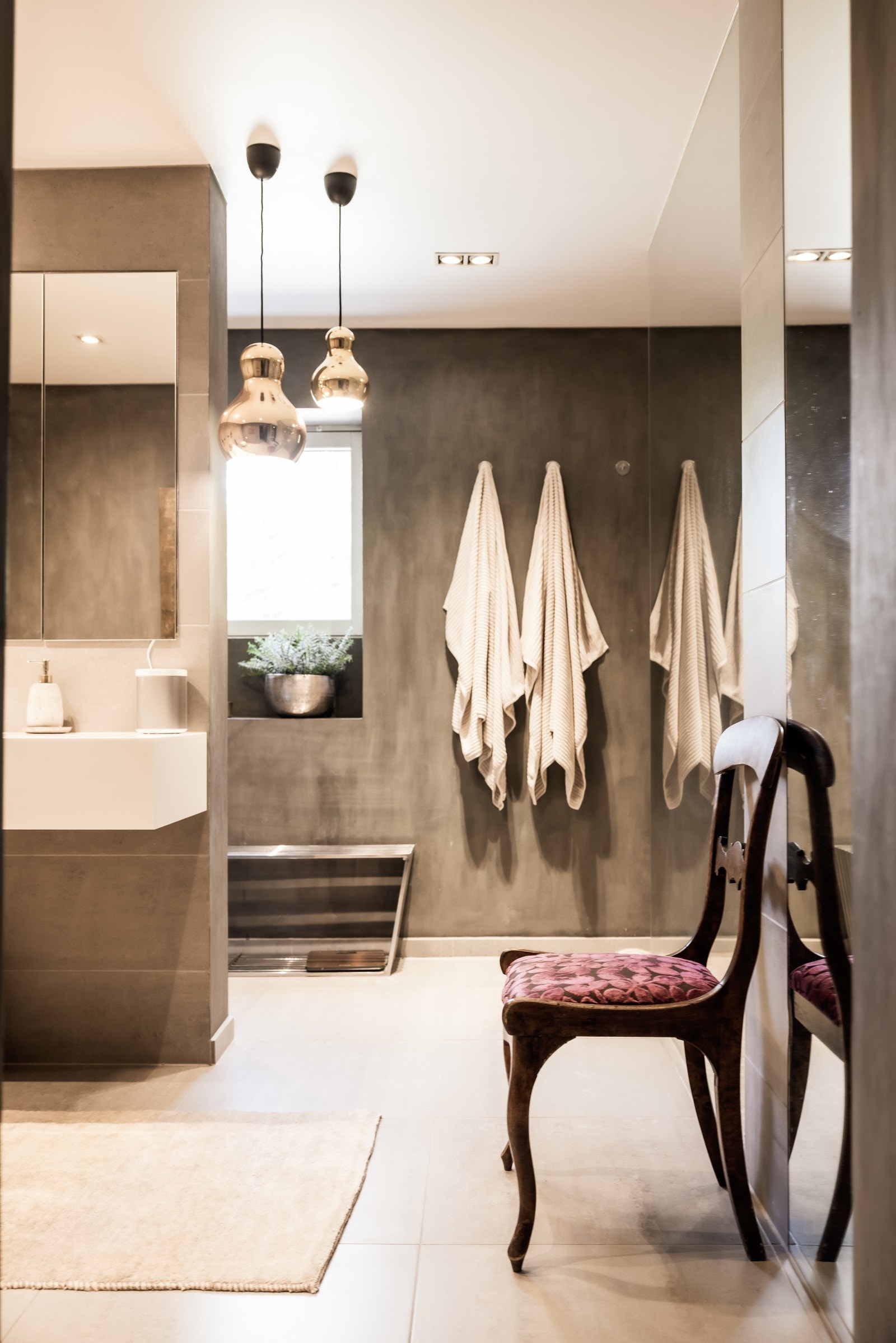 Delikat og flott baderom i 2. etasje