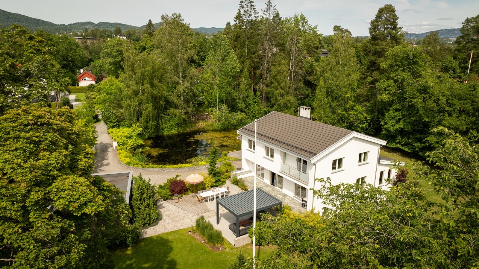 Meget attraktivt og vakkert beliggende tomt på Høvik med flotte solforhold