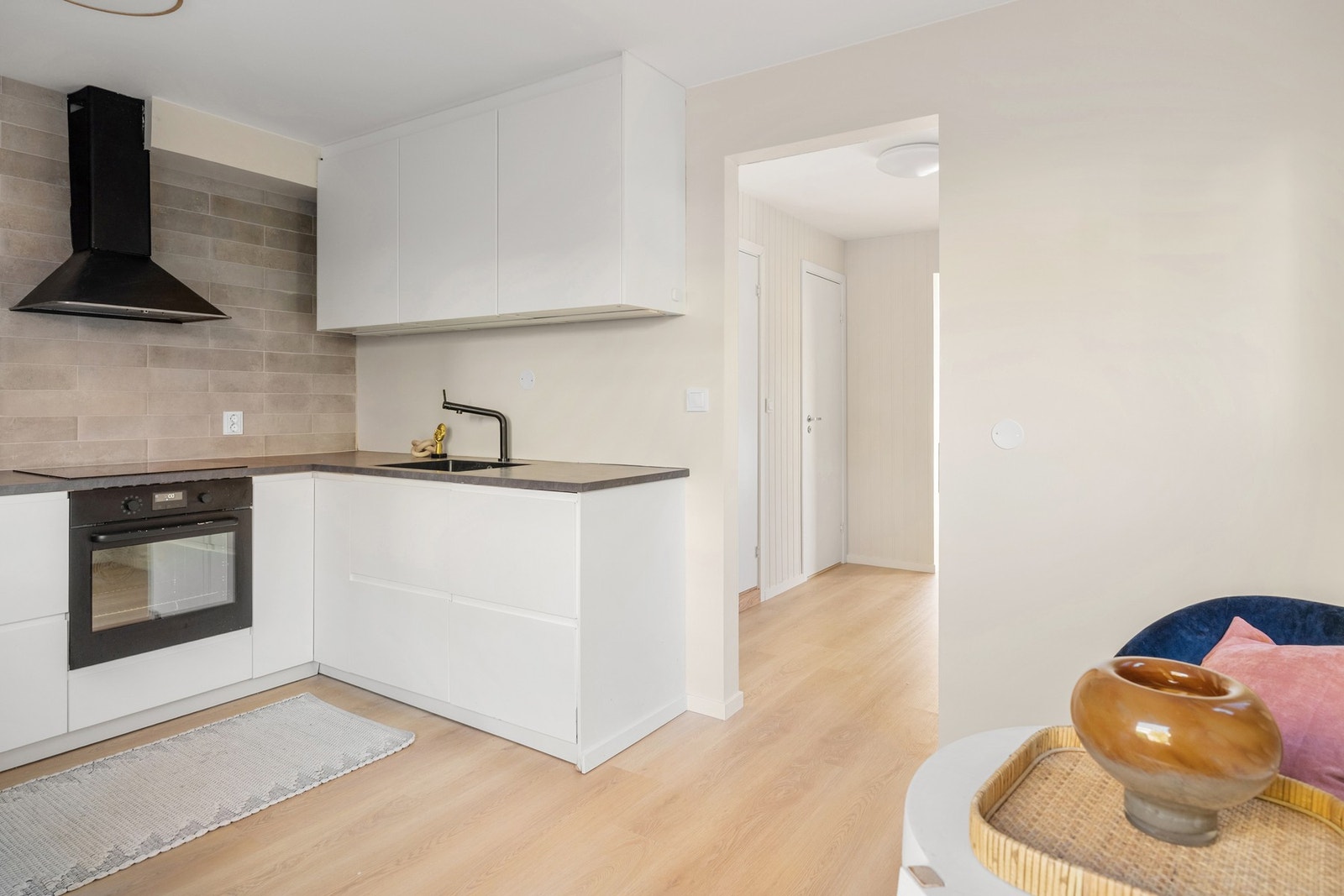 Boligen byr på kvaliteter som nyere kjøkken fra 2021 Galleribilde