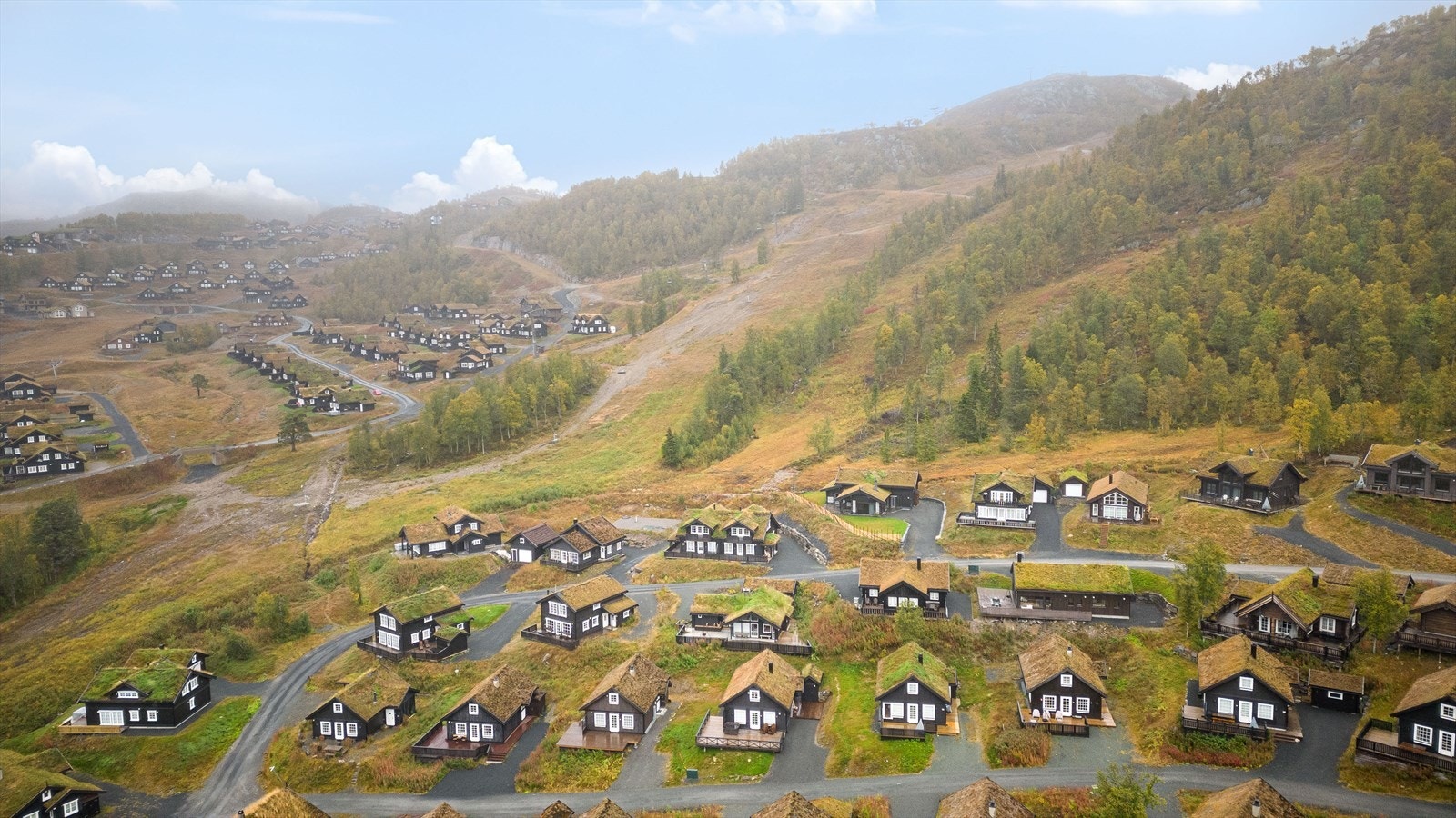 Hyttas beliggenhet gir enkel tilgang til hele Rauland Skisenter med totalt 11 skiheiser og 29 nedfarter Galleribilde