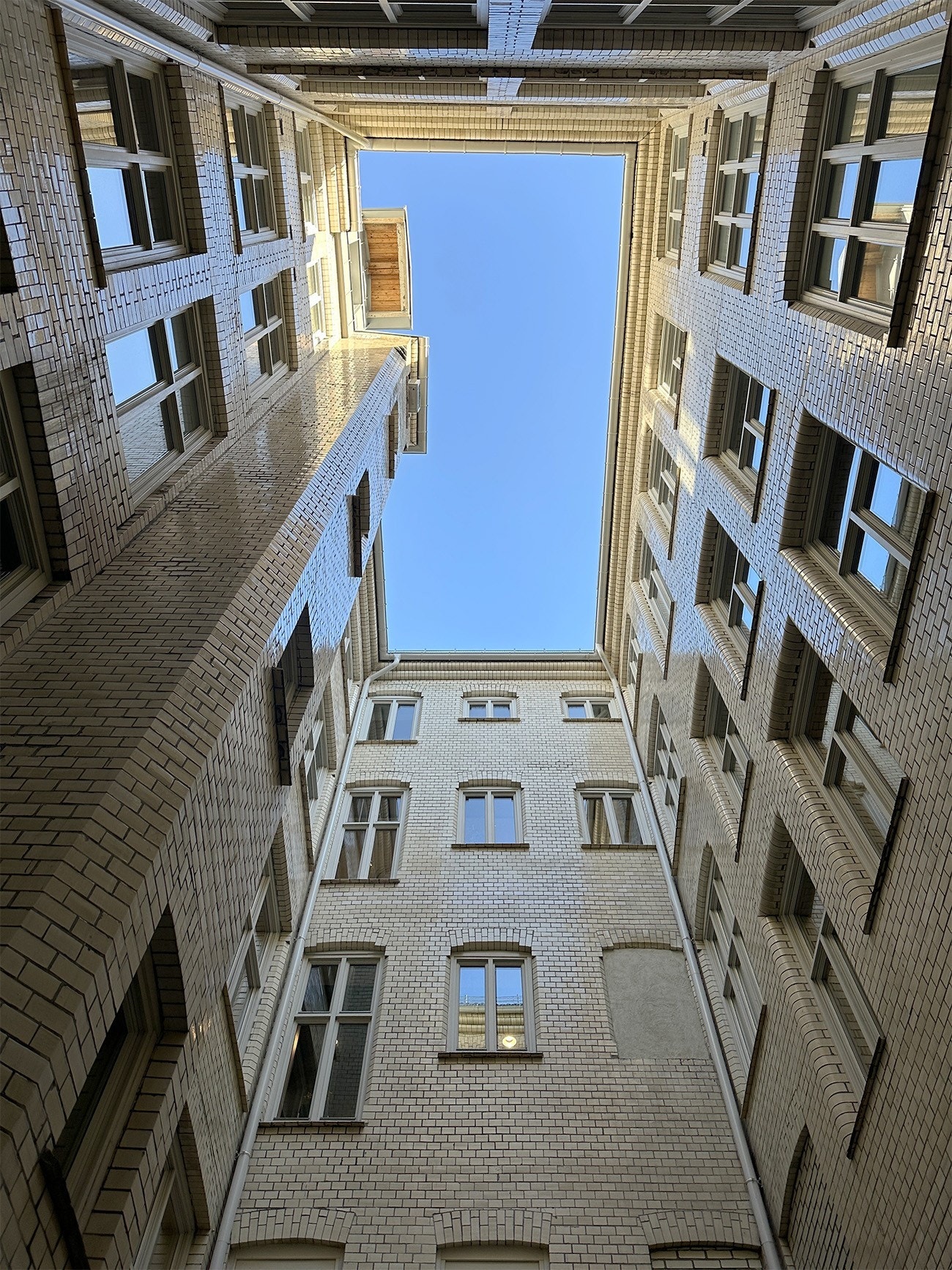 Bakgård Galleribilde