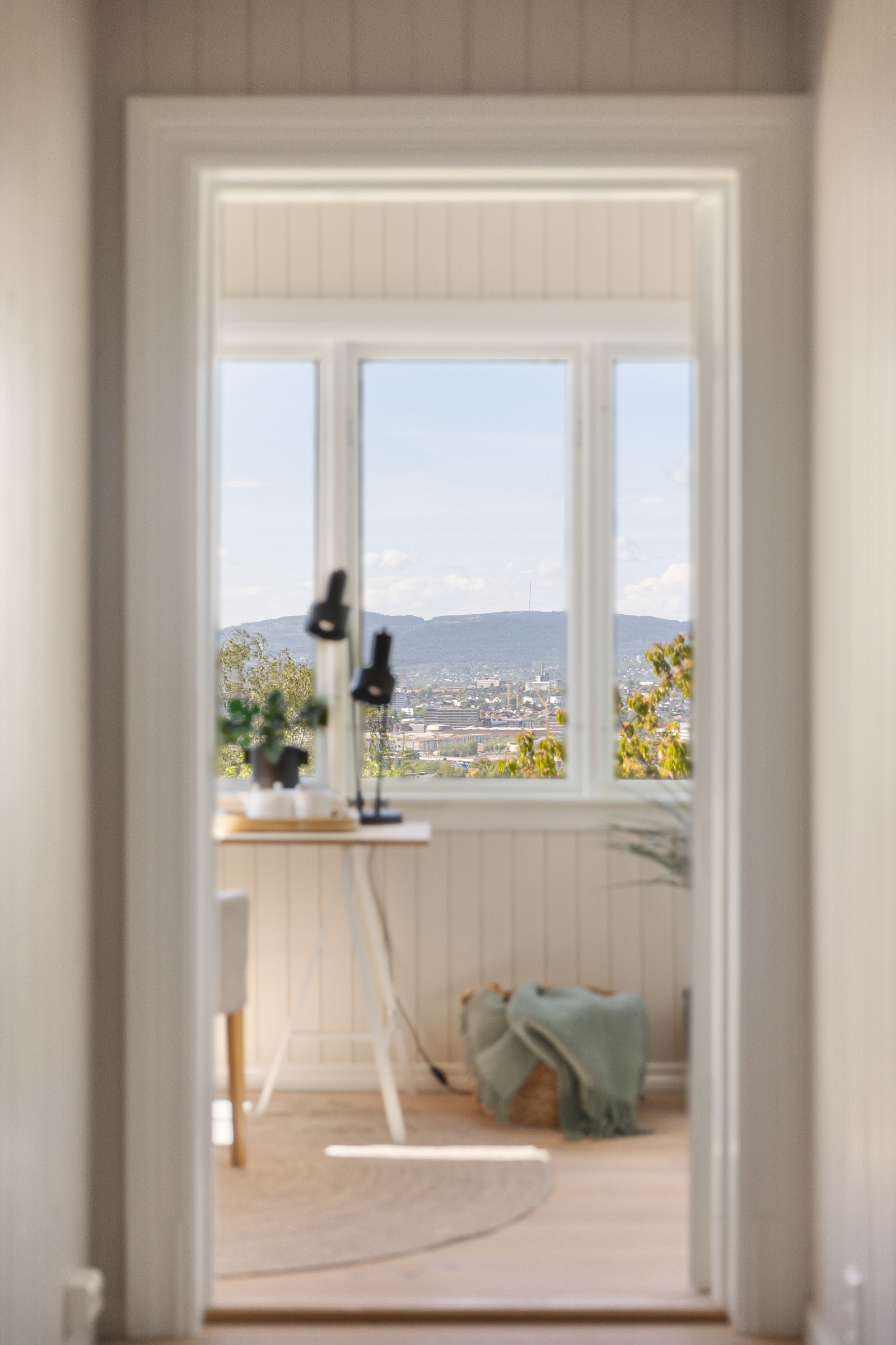 Gjennom gangen i 2. etasje finner du boligens andre vinterhage Galleribilde