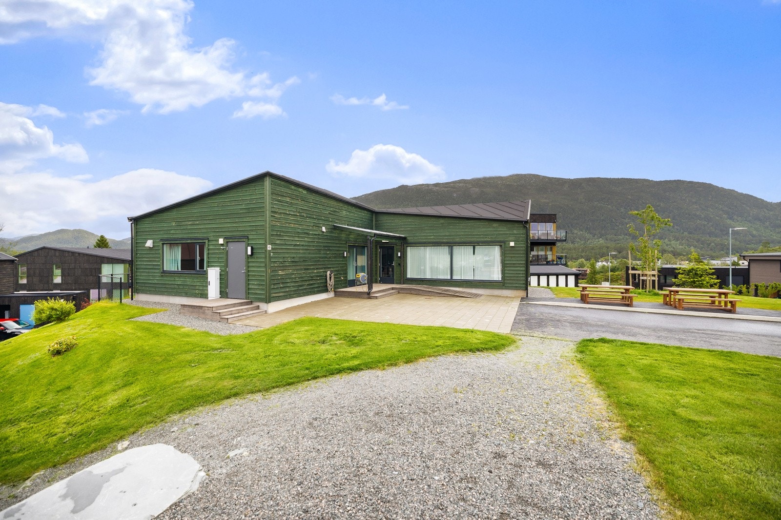 Felles grendahus i velforeningen - Dette blir ofte tatt i bruk til hyggelige selskaper Galleribilde