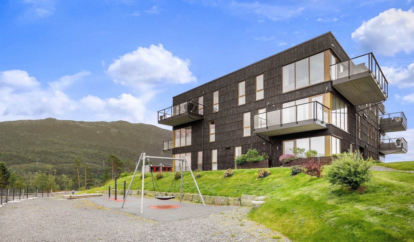 I området bor det en god blanding av seniorer og barnefamilier Galleribilde