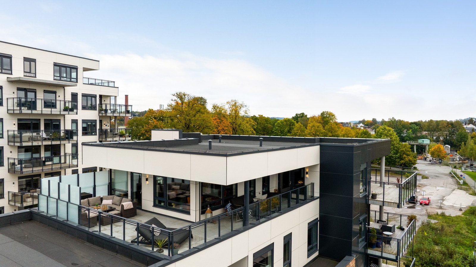 Dronebilde av leiligheten Galleribilde