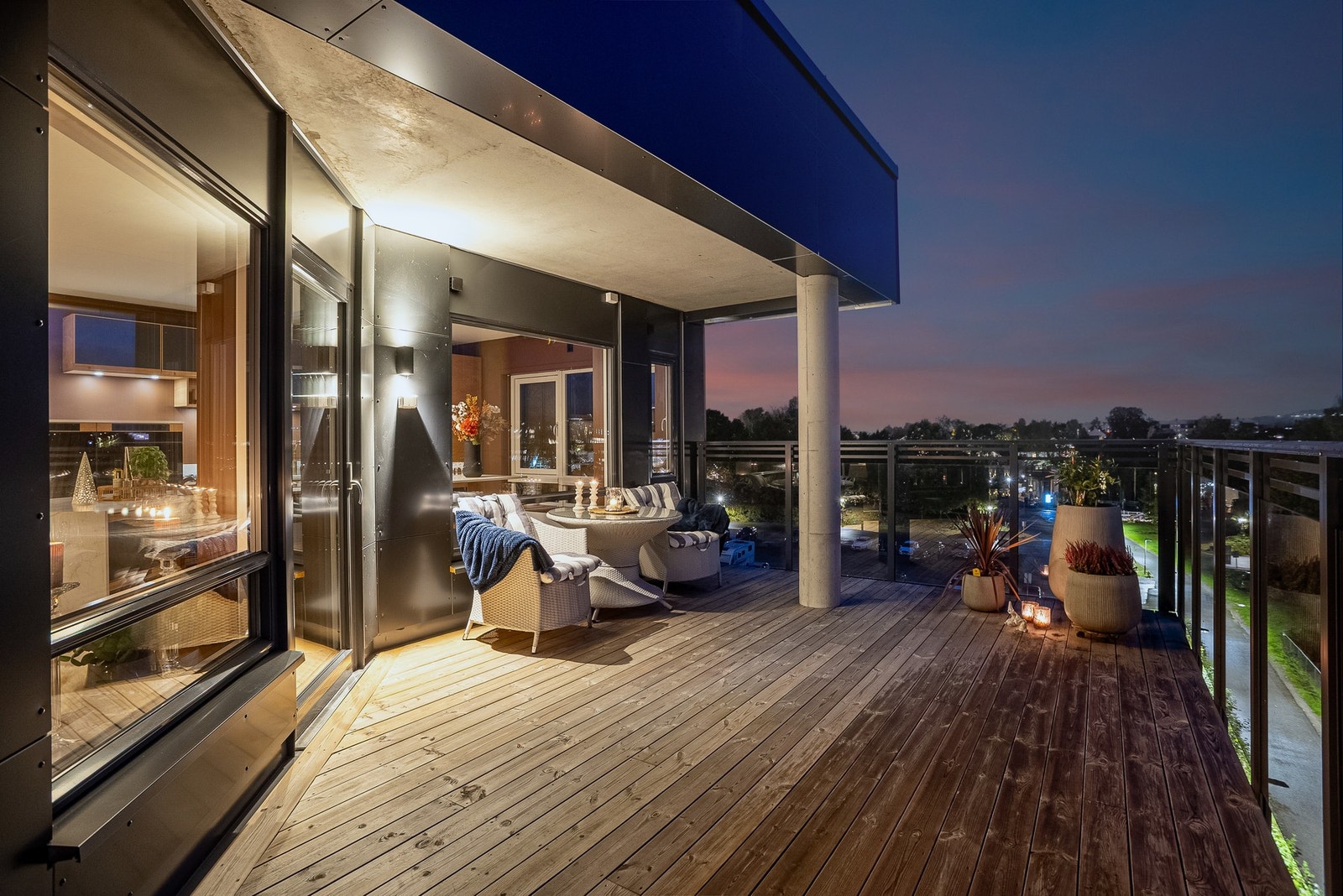 Impregnert gulvbord 28x120 mm på terrassen Galleribilde