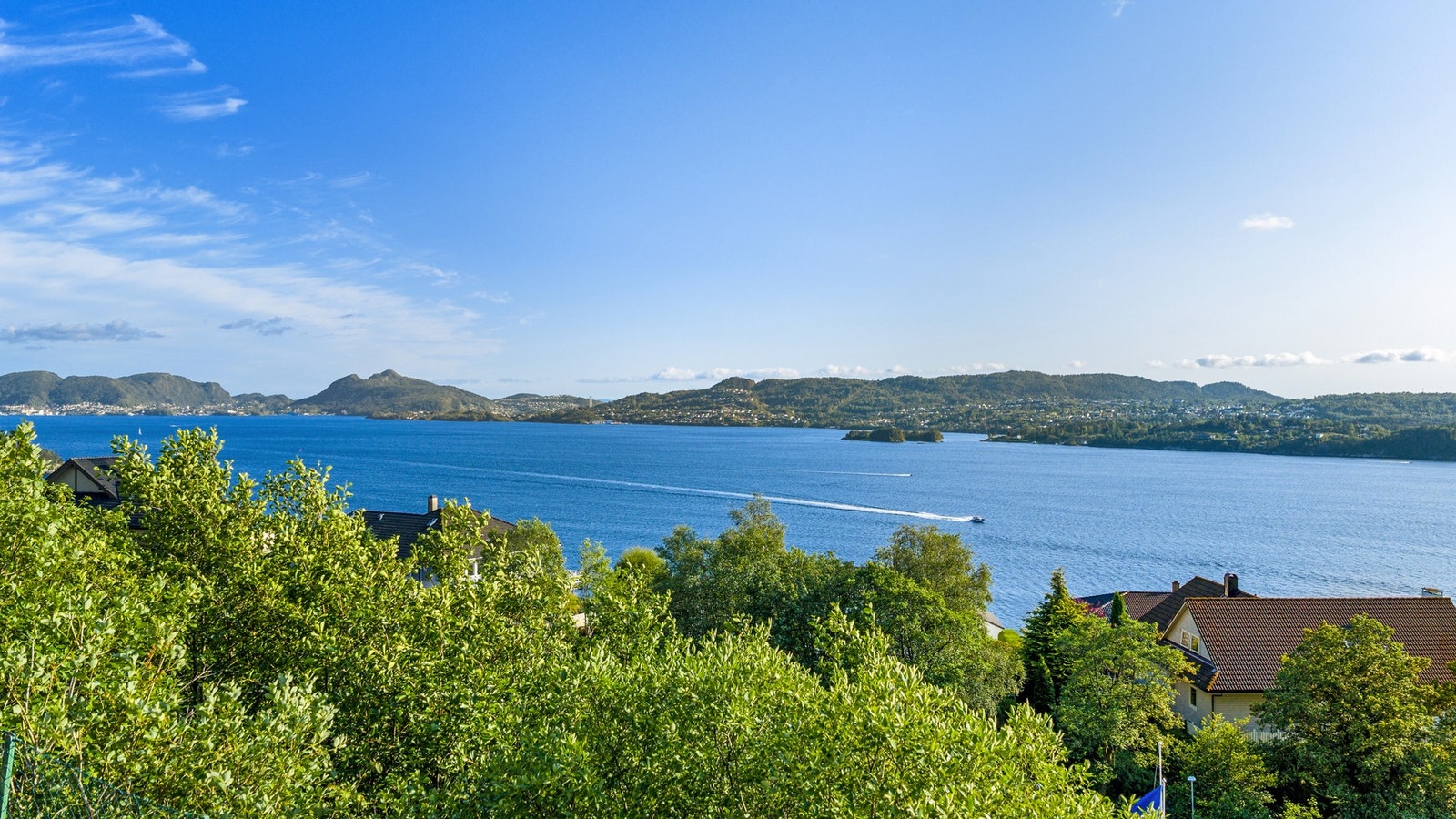 Herifra har man fantastisk utsikt mot Bergen og Askøy. Galleribilde