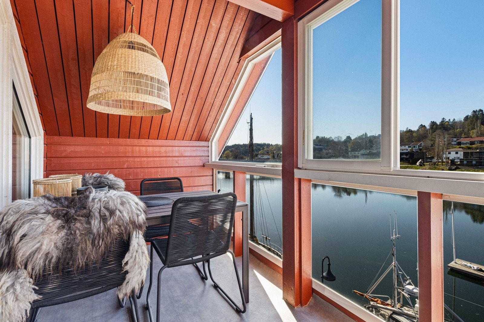 Fra boligen har man fantastisk utsikt mot Levangersundet og Staupshaugen. Galleribilde