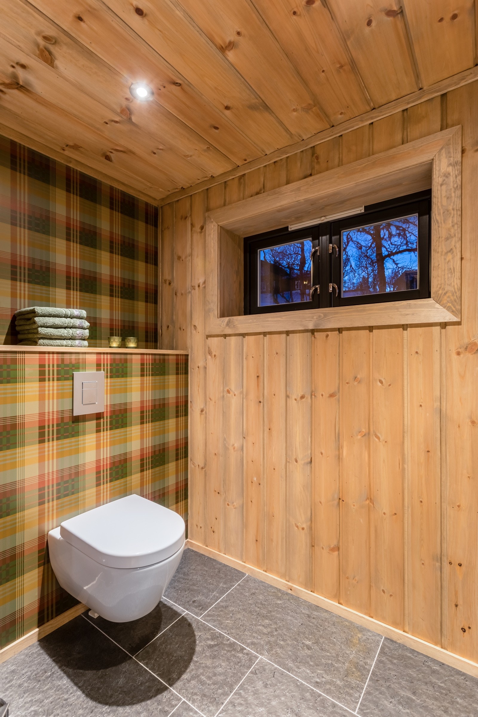 WC-rom i yttergang Galleribilde