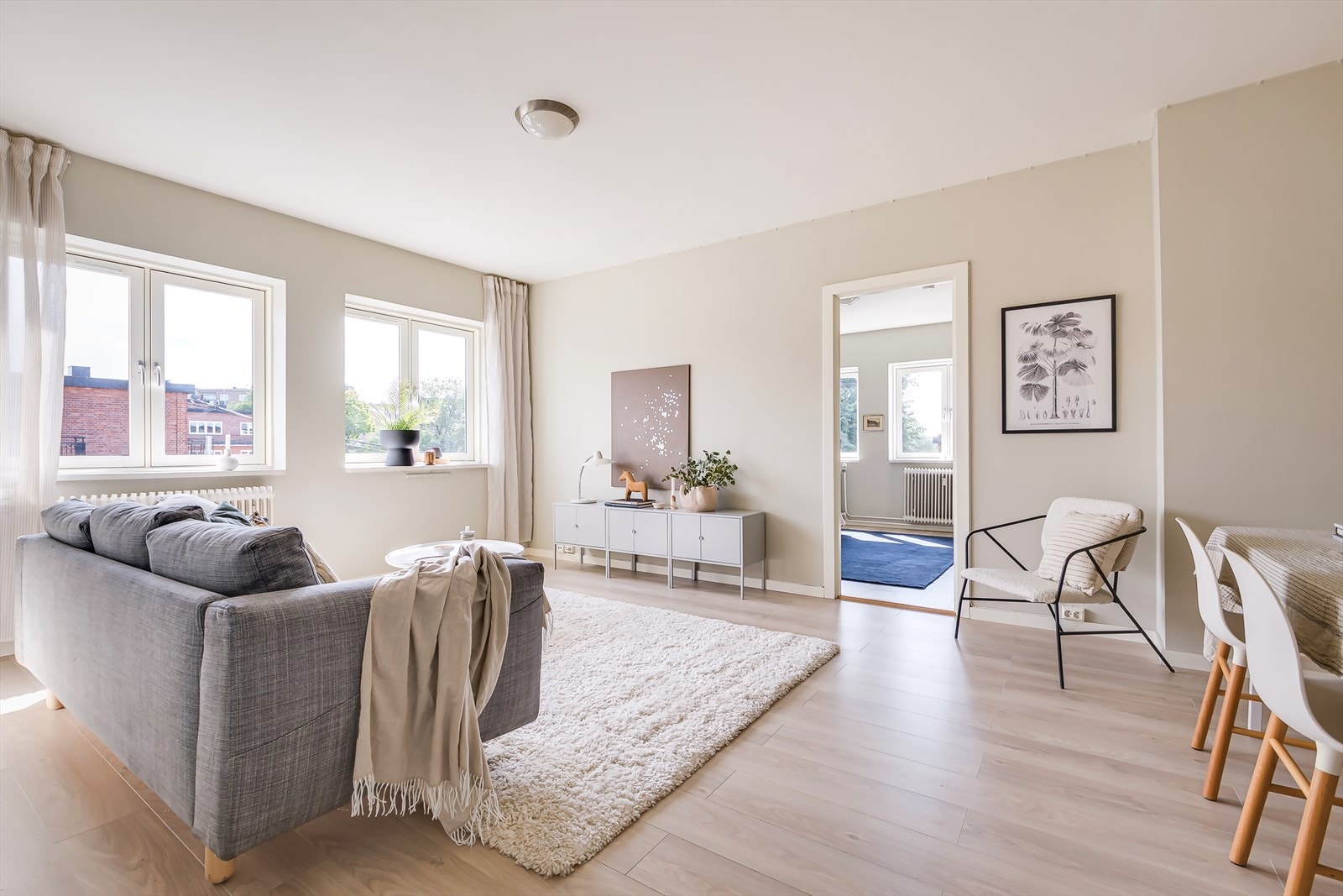 Her bor du fint til i 5.etg med heisadkomst og fritt utsyn over nærområdet. Galleribilde