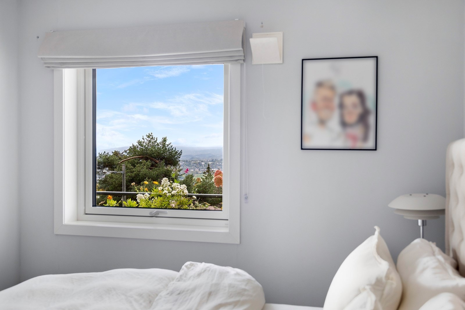 Soverommets vindu er nytt fra 2024 og har en upåklagelig utsikt. Galleribilde