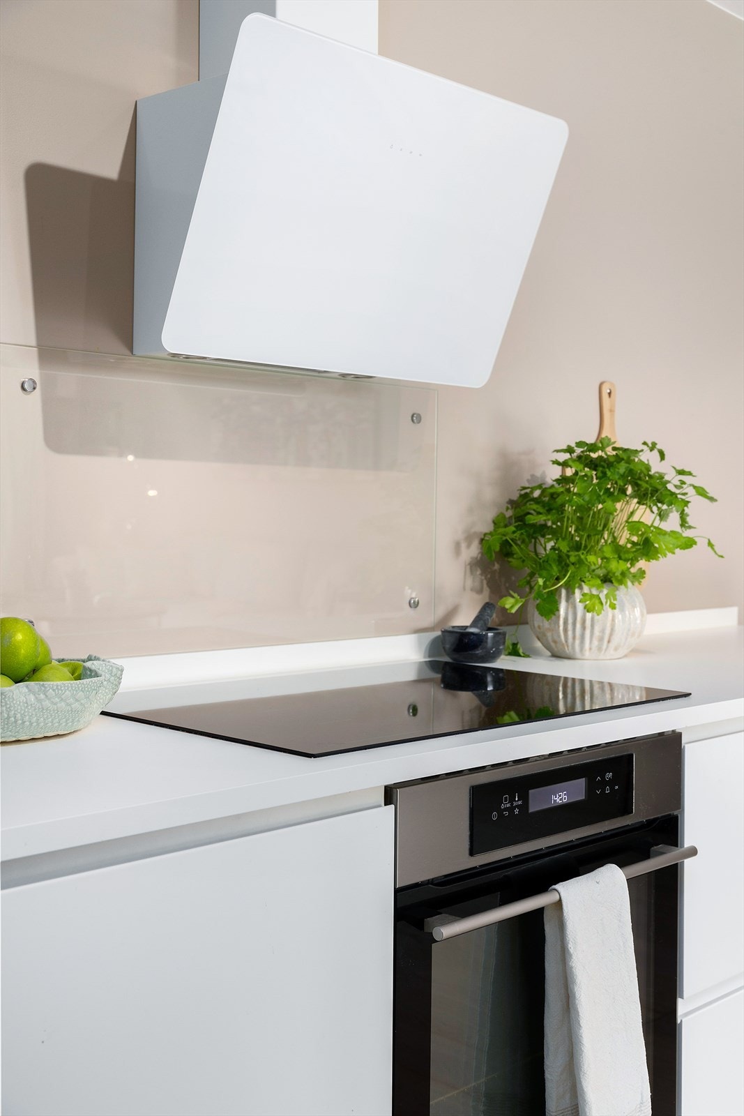 Ny benkeplate og ventilator med kullfilter fra 2023. Galleribilde