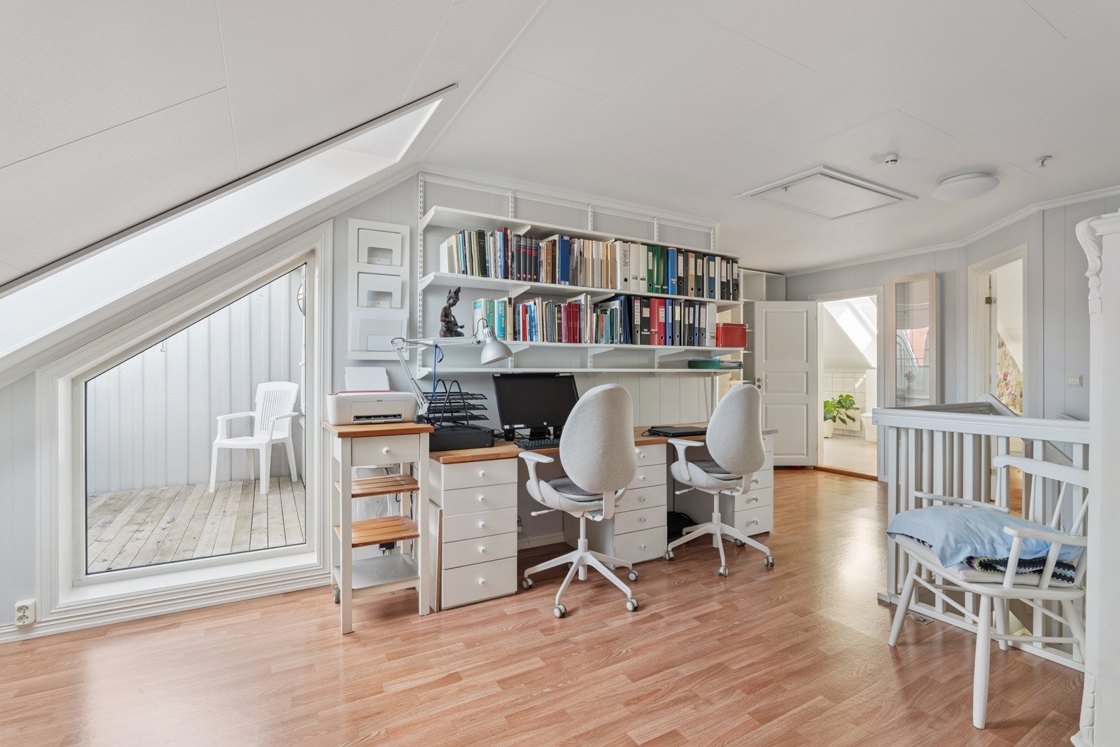 Loftstue som i dag blir benyttet som kontor/arbeidsplass Galleribilde