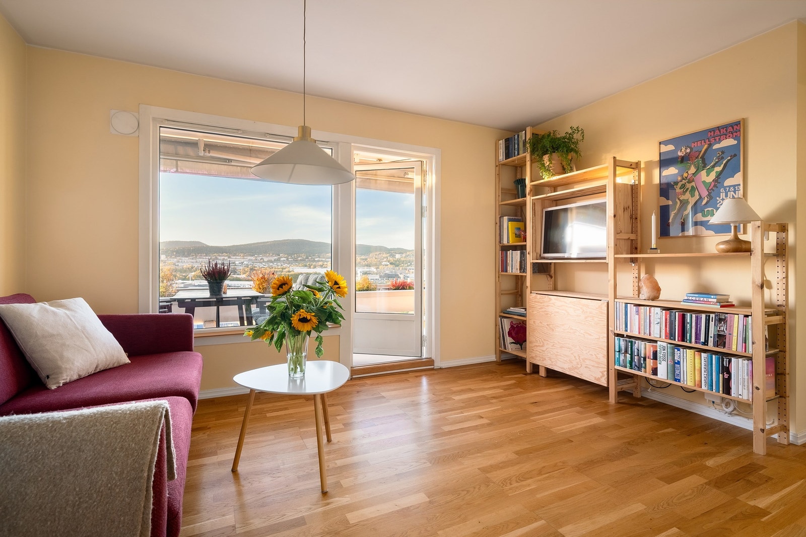 En lekker og kvadratsmart 2-roms beliggende med nydelig utsikt på Lindeberg. Galleribilde
