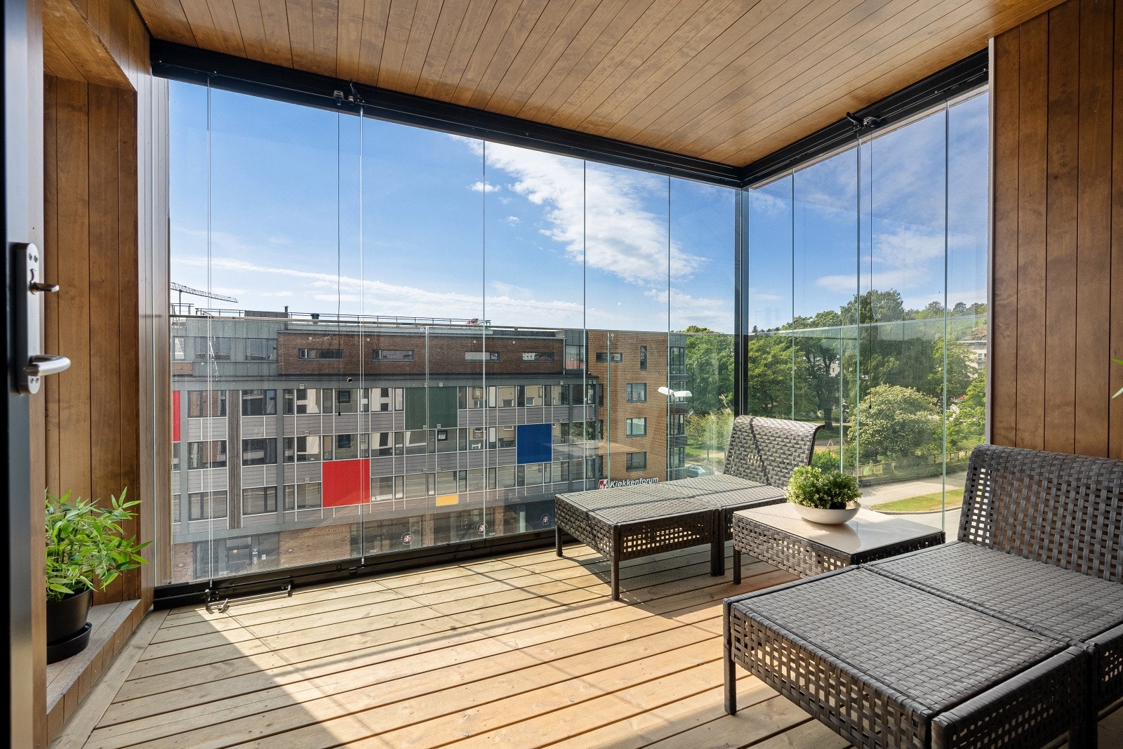 Innglasset balkong Galleribilde