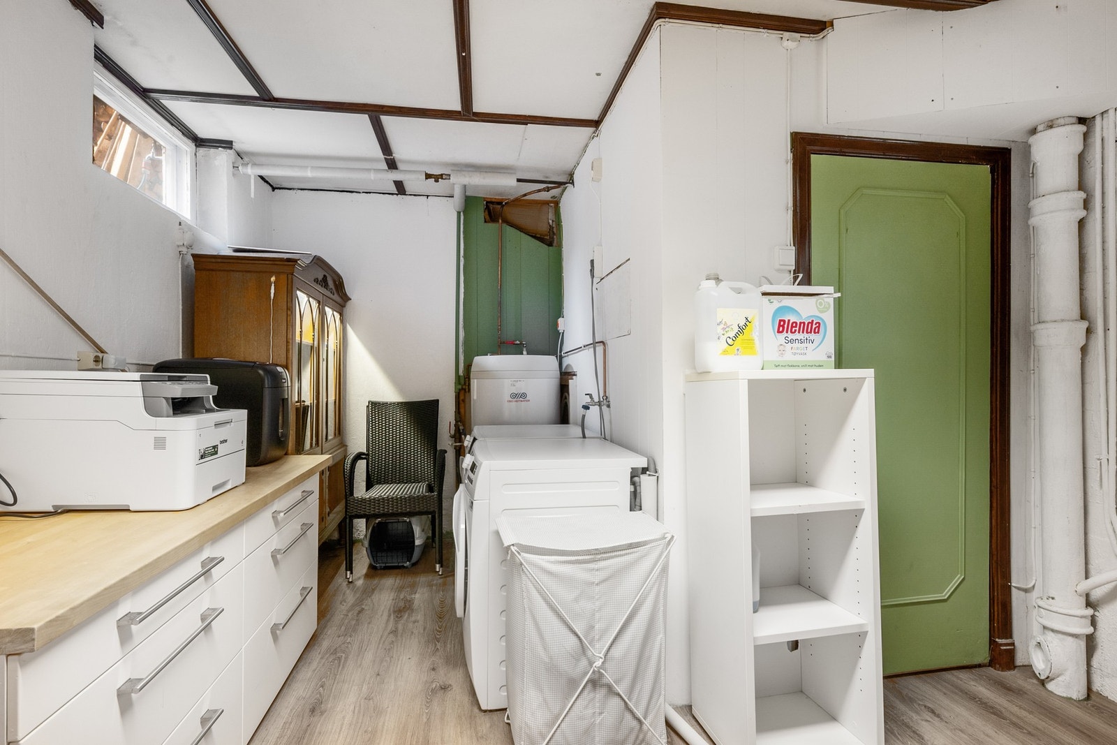 Vaskerom / sokkel. Ny branndør til kjelleretasjen i 2021 Galleribilde