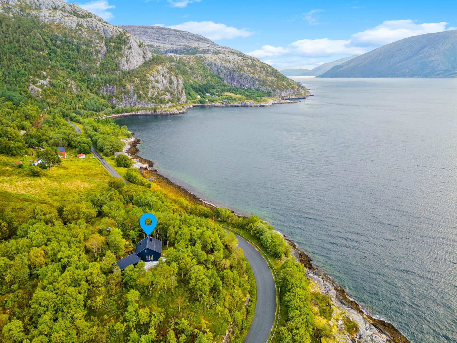 Velkommen til Fjordvegen 2431 - Foto: EFKT. Galleribilde