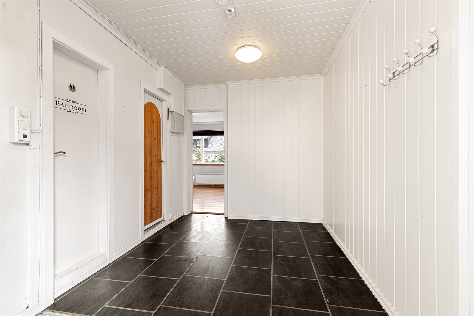 Gang i sokkeletasjen Galleribilde