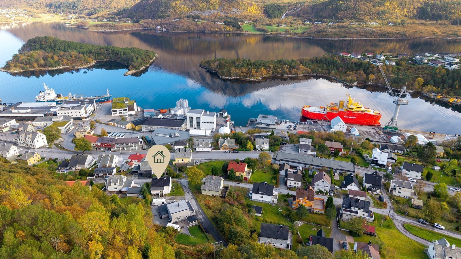 Dronebilde mot Samfjorden Galleribilde