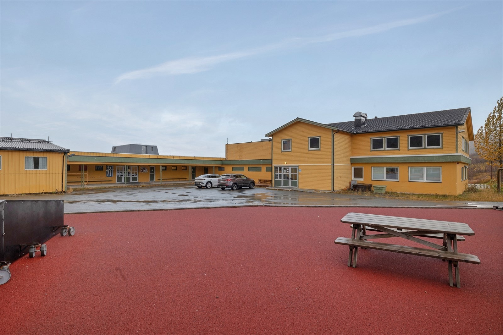 Parkering utenfor bygget Galleribilde