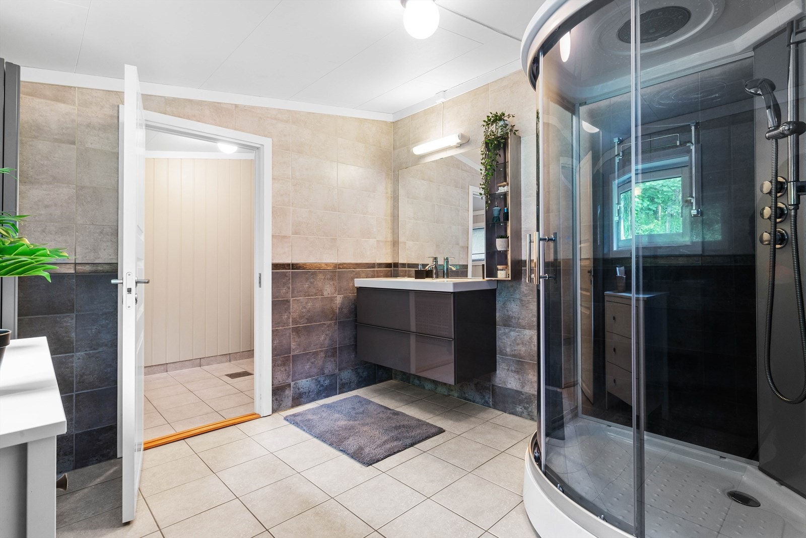 Fint bad på ca. 8 kvm. Galleribilde