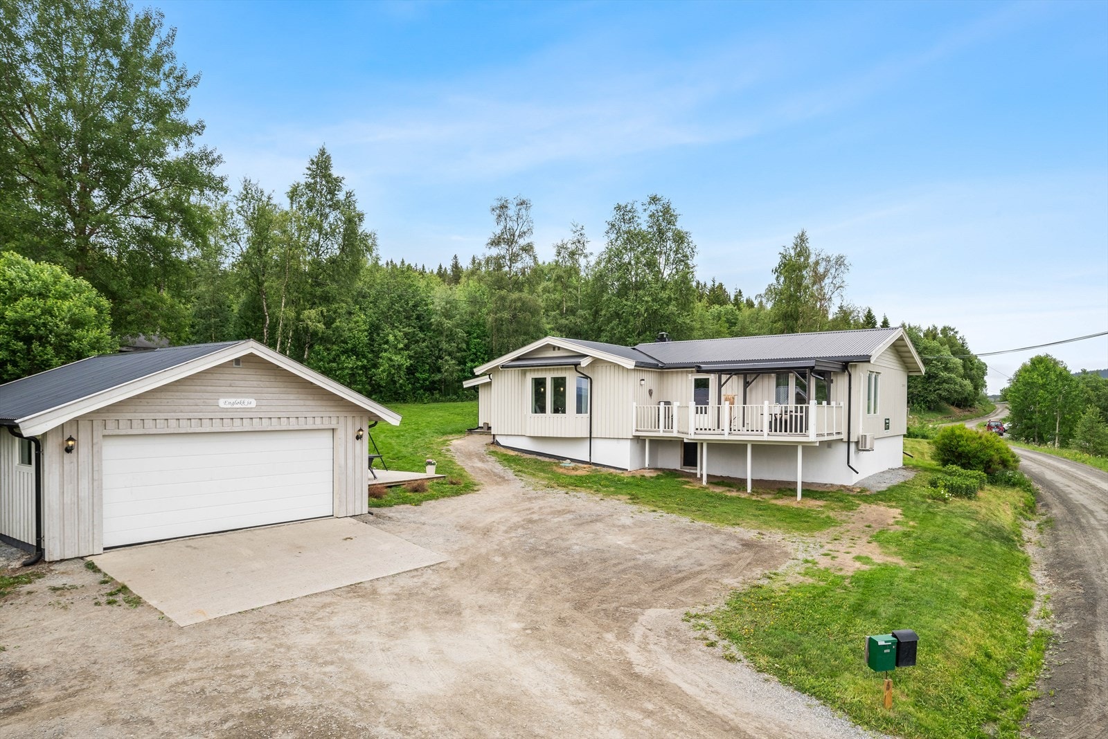 Velkommen til Gamle Kongevei 2597 - en stor og fin familiebolig med alt på ett plan! Galleribilde