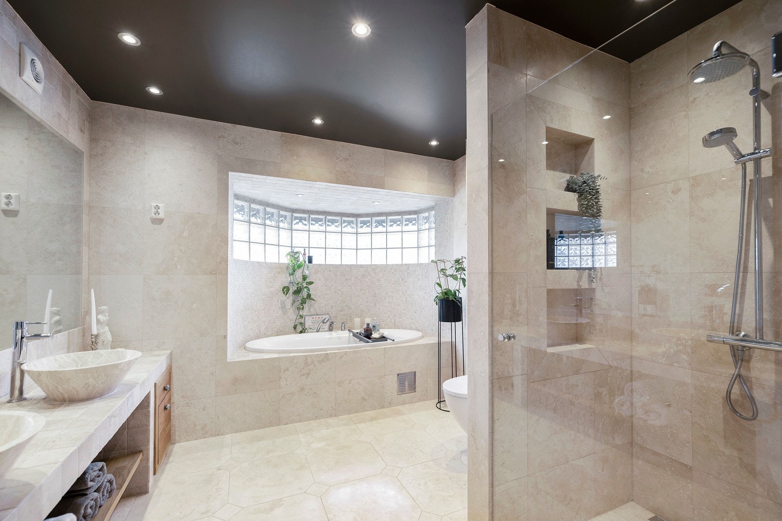 Badet i 1. etasje Galleribilde