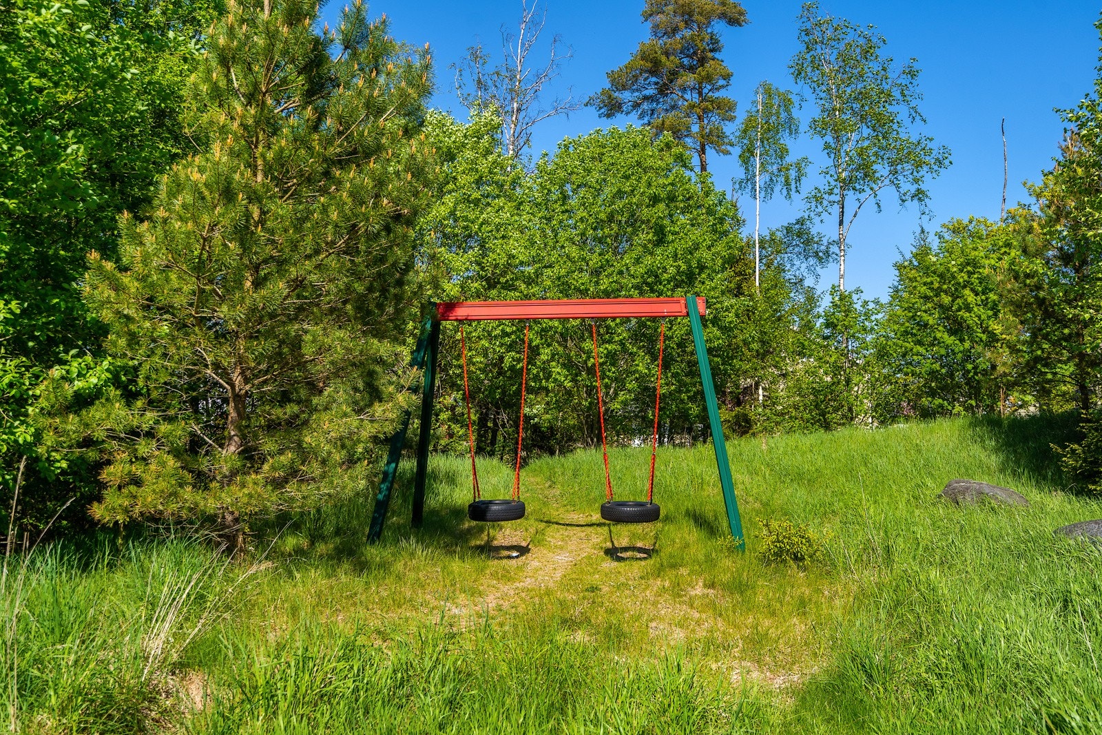 Områdebilde fra løkka like ved eiendommen (rett over gaten) Galleribilde