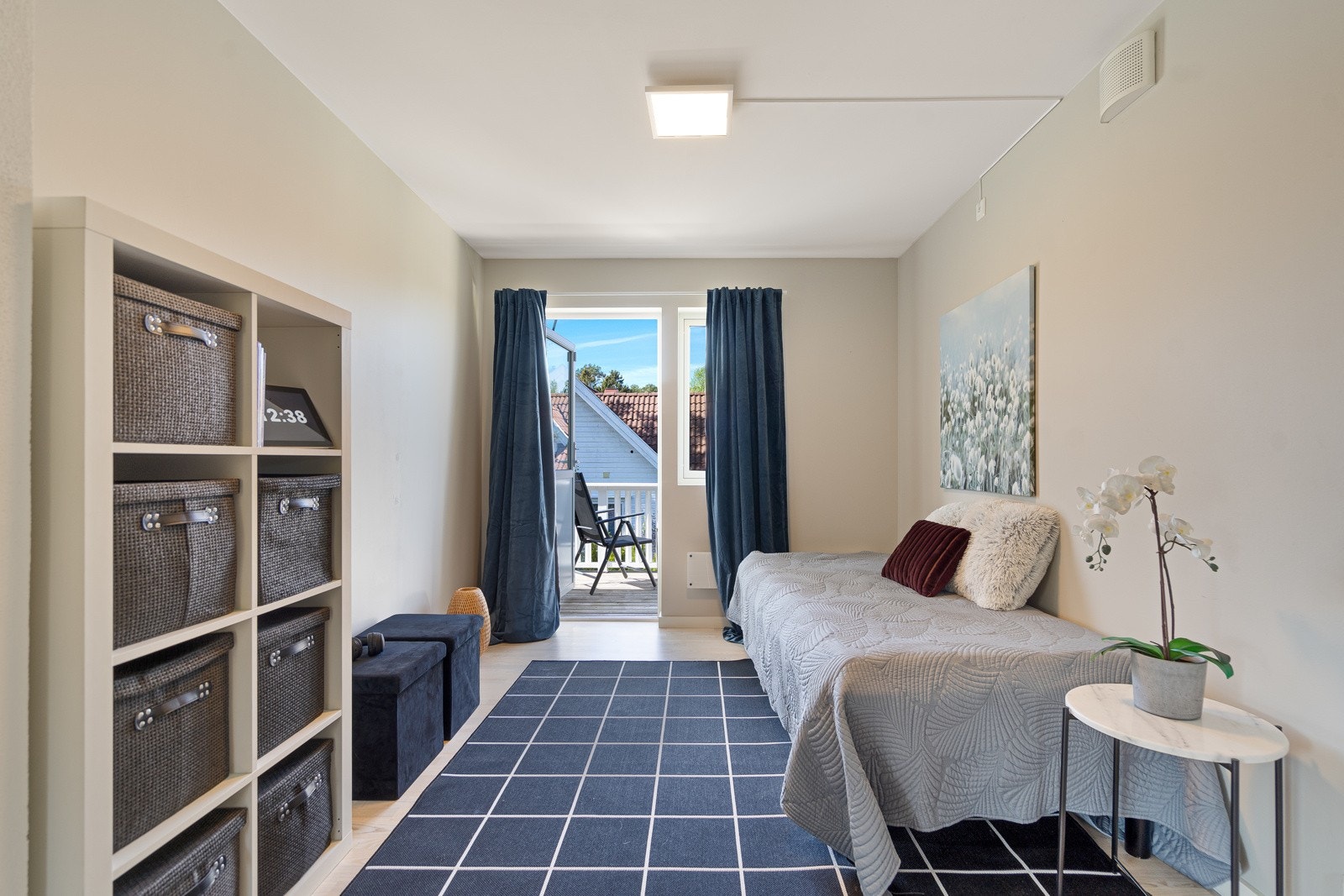 Utgang til vestvendt balkong fra loftstua Galleribilde