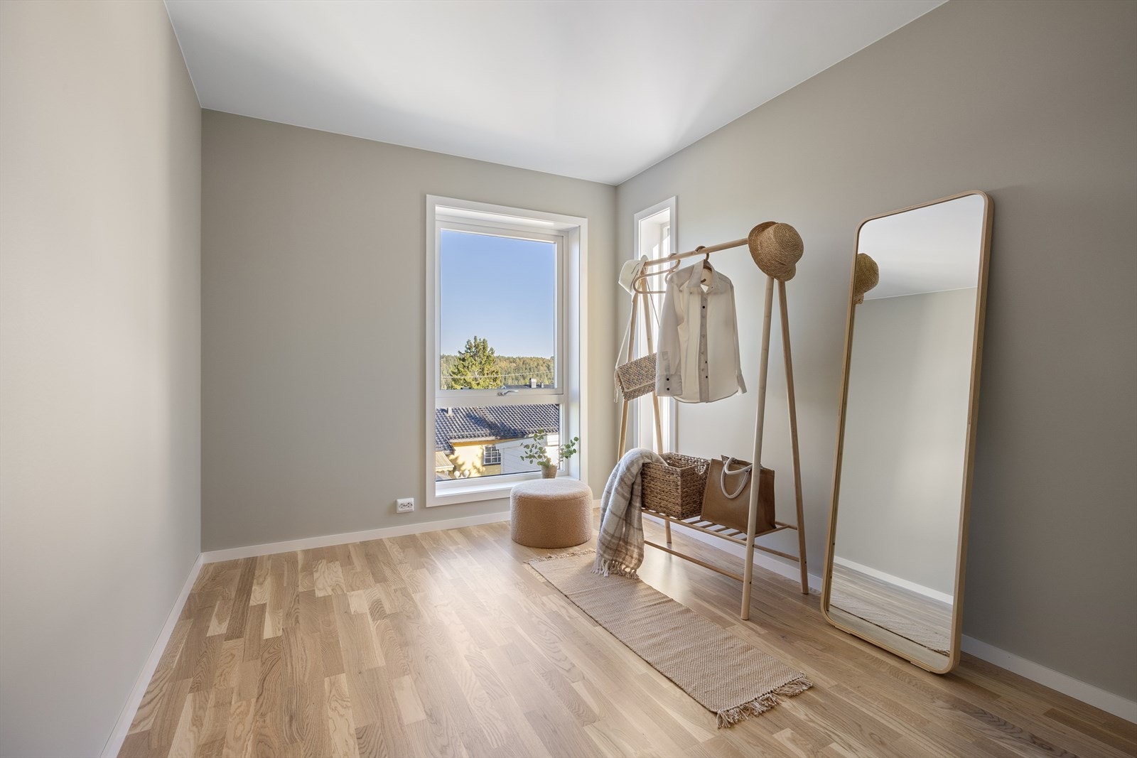 Soverom fire er også av god størrelse og har plass til seng og garderobeløsning. Galleribilde