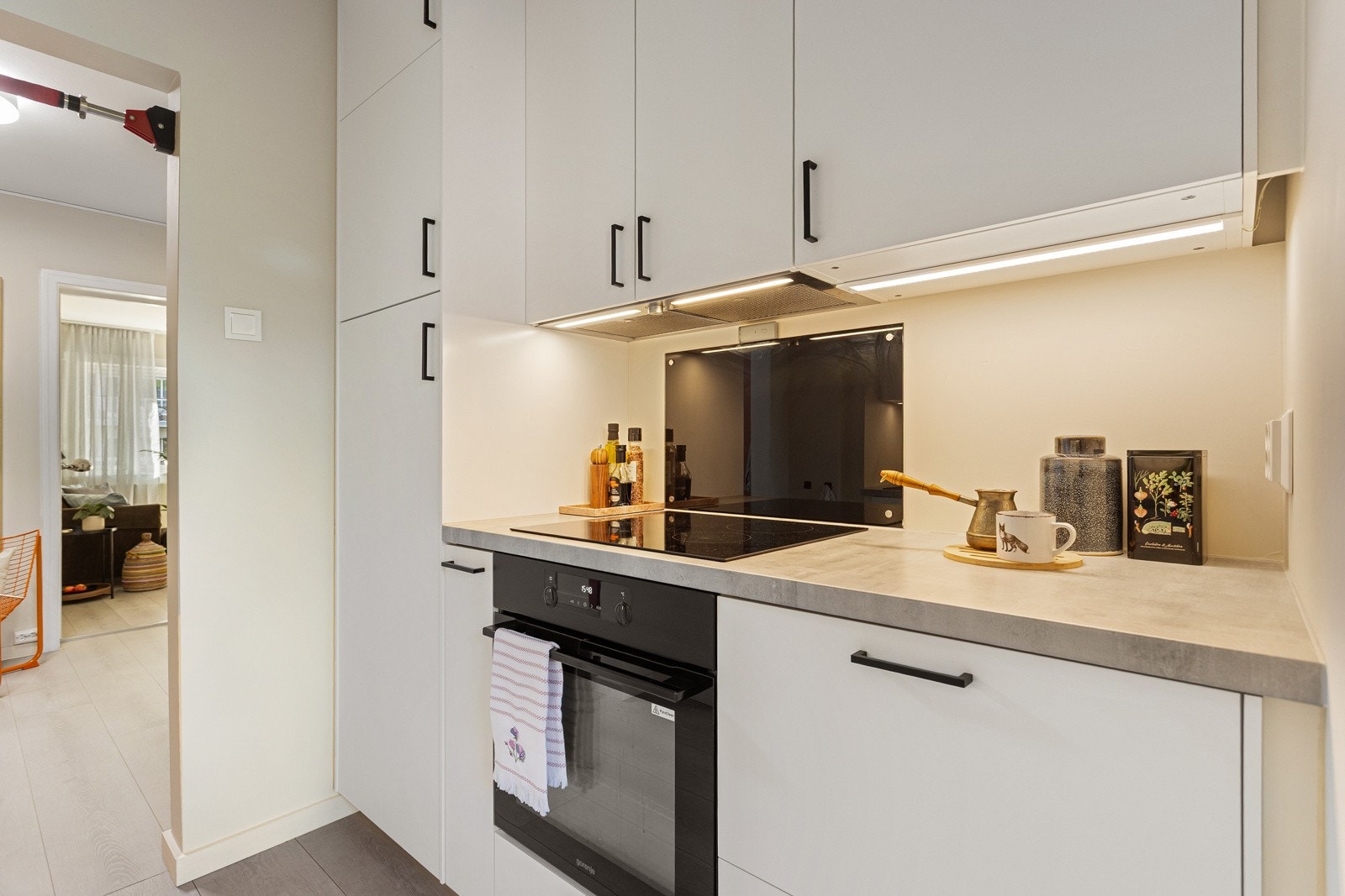 Enkelte fronter ble byttet, samt nytt kjølekskap og ventilator i 2025. Galleribilde