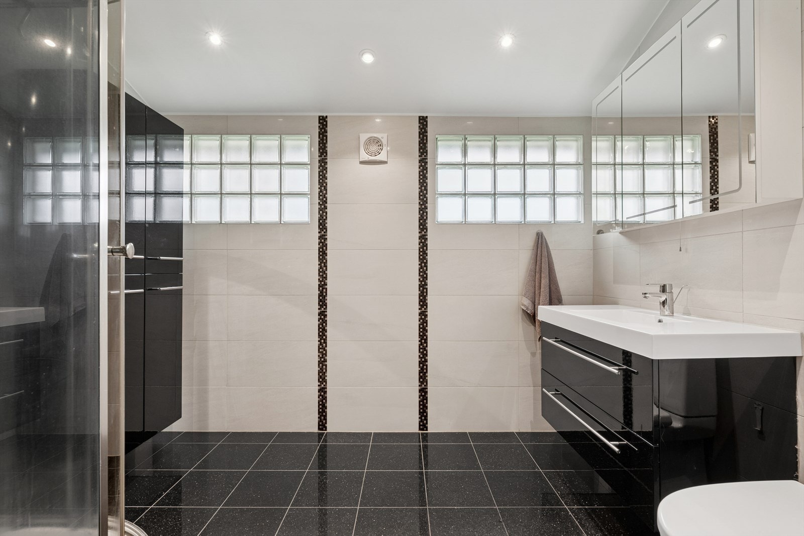 Baderom i hovedetasjen Galleribilde