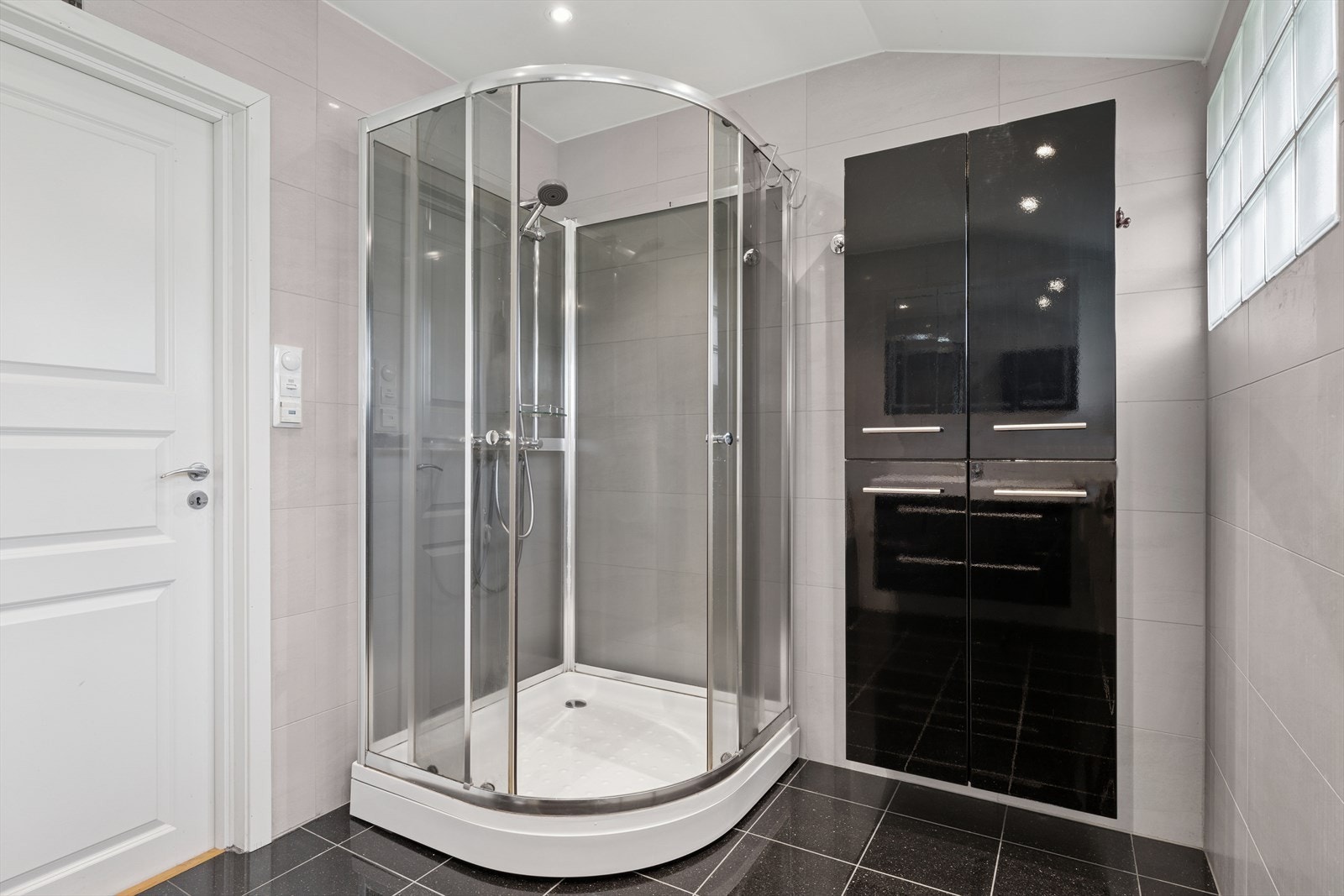 Baderom i hovedetasjen Galleribilde