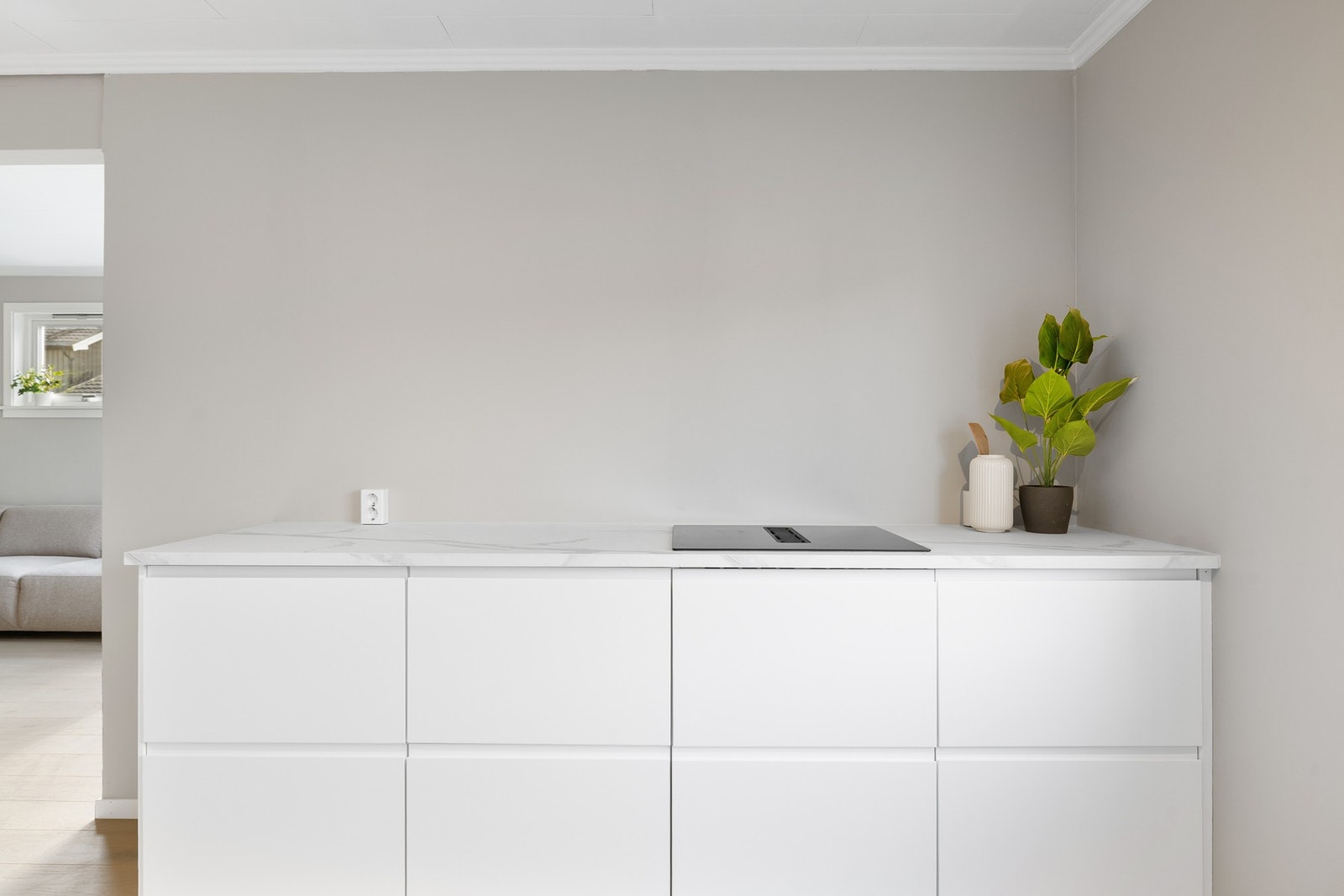 I tillegg er det rikelig med lagringsplass i skuffer og skap. Galleribilde