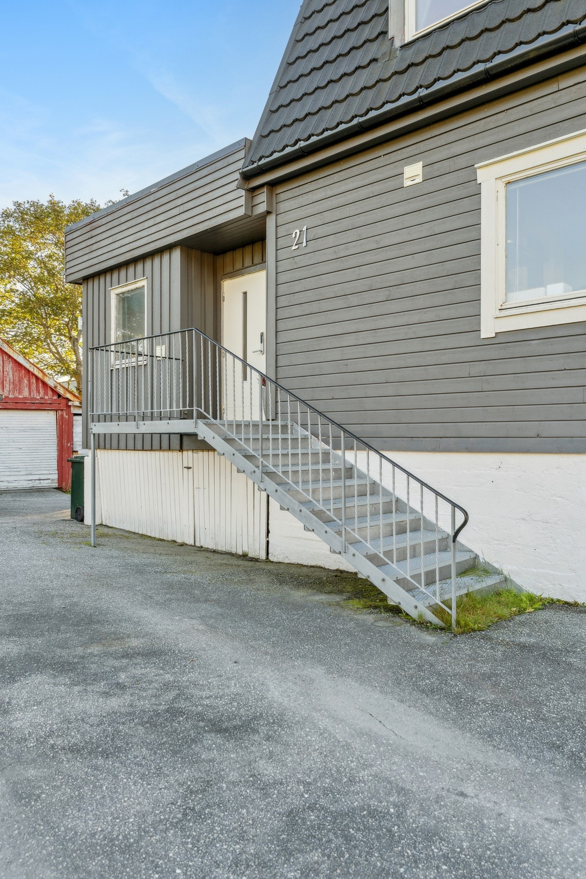 Inngangsparti. Galleribilde