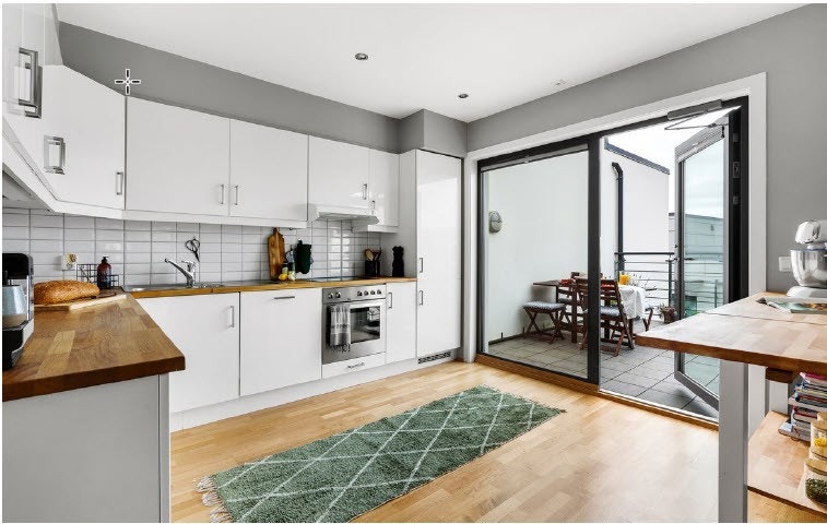 Kjøkken med utgang til terrasse Galleribilde