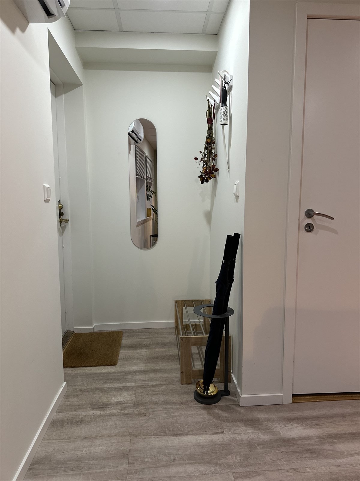 Foto viser korleis leilegheita er møblert i dag. Foto er teke av seljar sjølv. Galleribilde