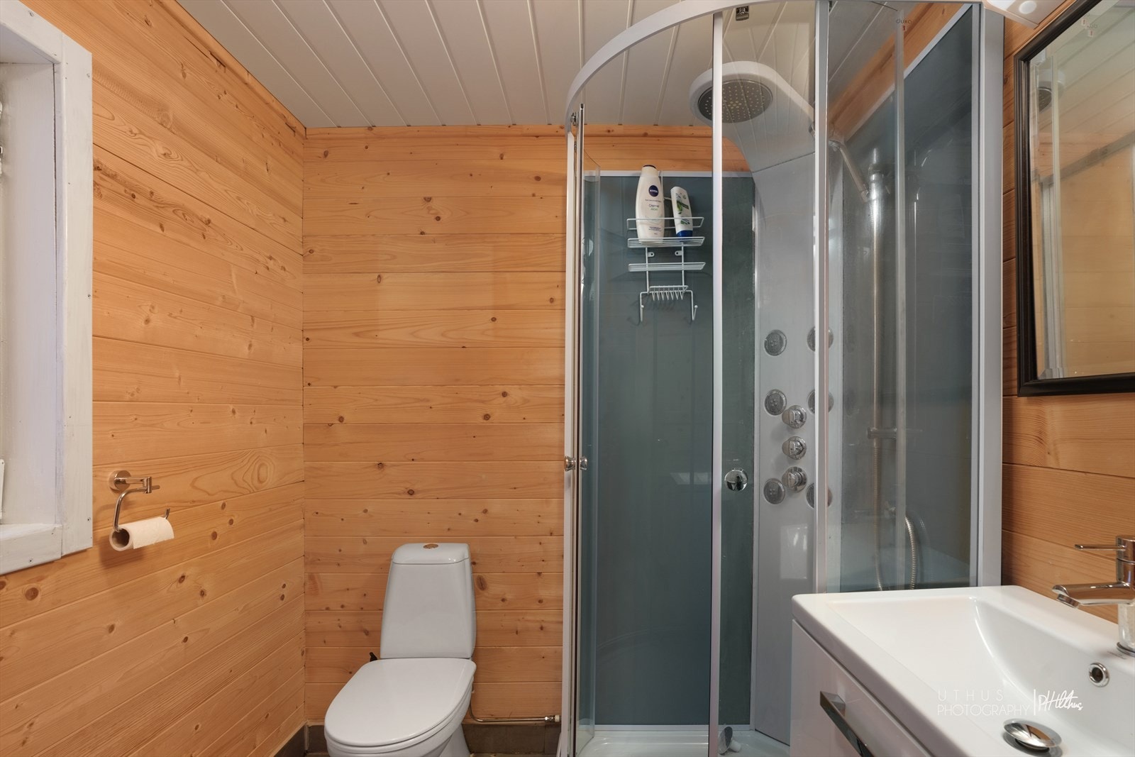 Badet i annekset. Galleribilde