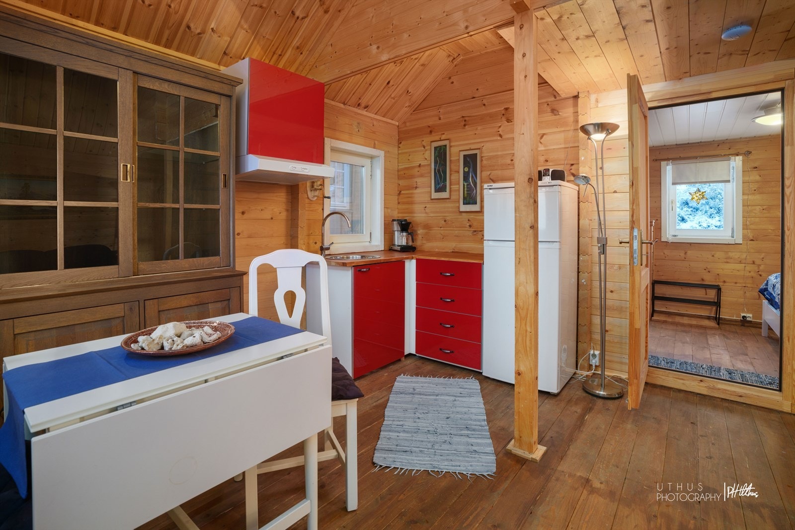 Lite kjøkken i annekset. Galleribilde