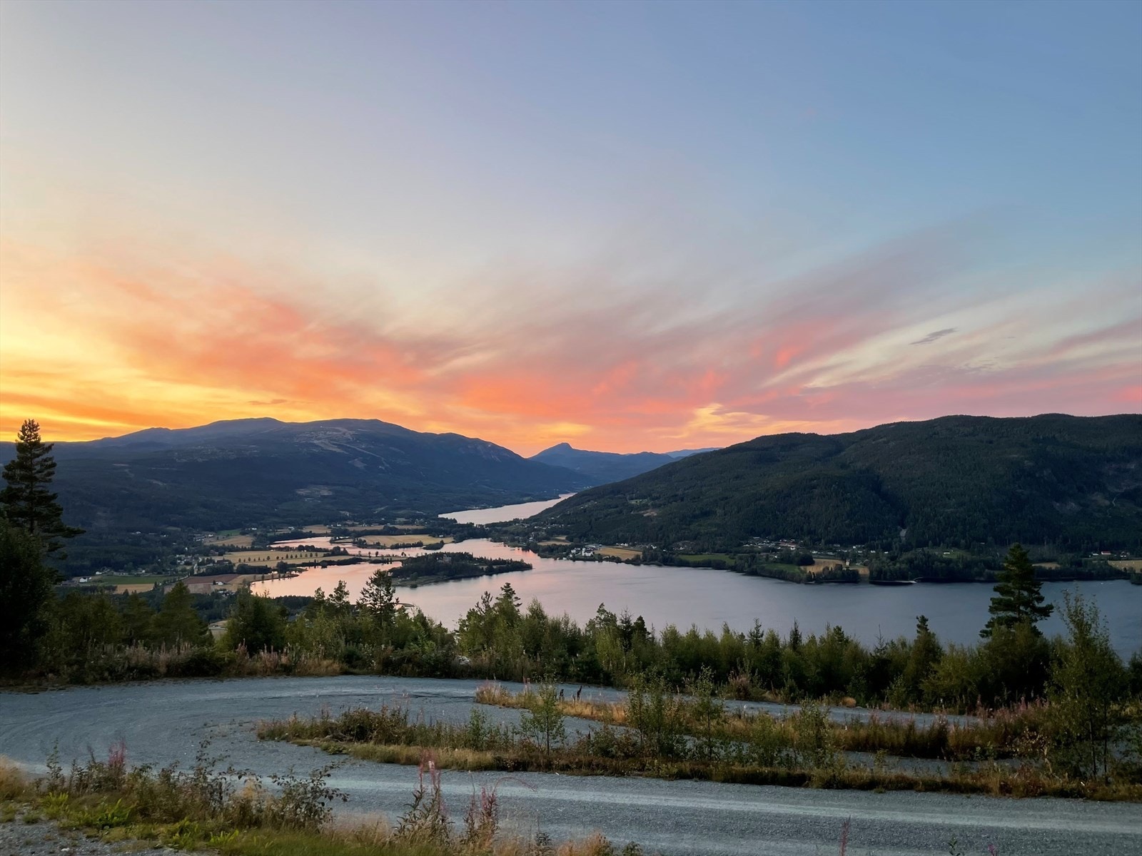 Velkommen til Nedre Hovdekollen 14, presentert av Bendik Blumenthal v/ Nordvik Eiendomsmegling! (Selgers private bilde) Galleribilde