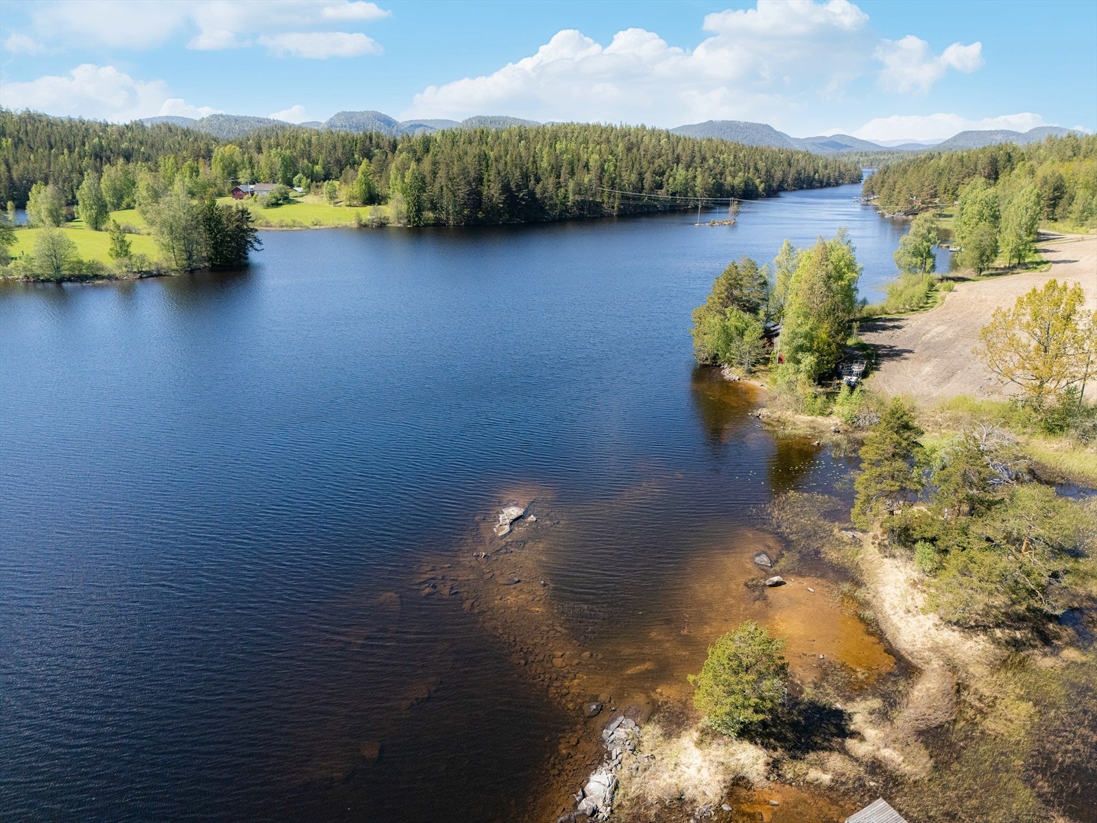 Langs med Kilevannet er det et flust av bademuligheter, fine forhold for kajakk eller kano og ikke minst gode fiskemuligheter. Galleribilde