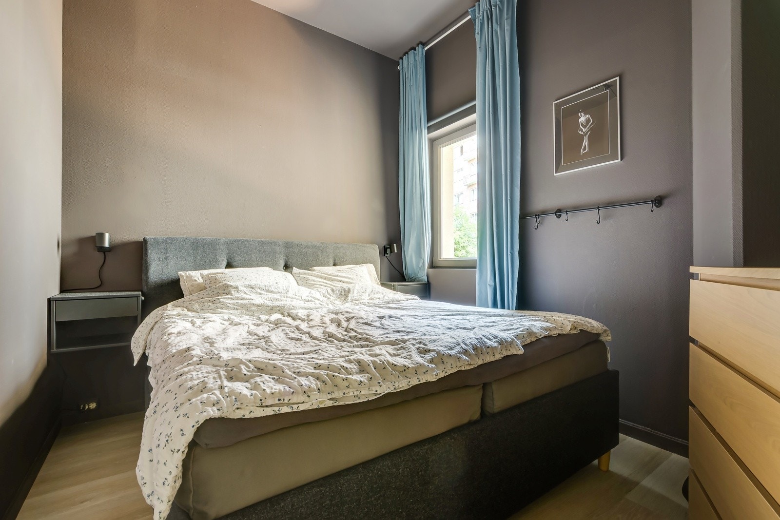 Leiligheten har et fint soverom vendt mot rolig bakgård. Galleribilde