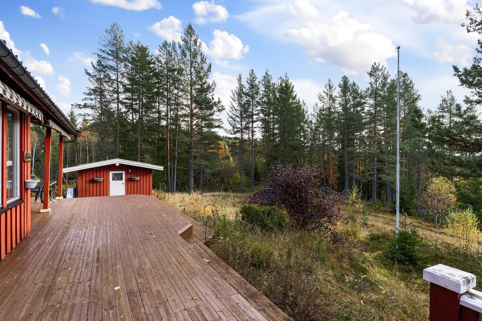 Eldre fjellhytte med stor terrasse på festet tomt beliggende skjermet til i naturskjønne omgivelser- 3 soverom! Galleribilde