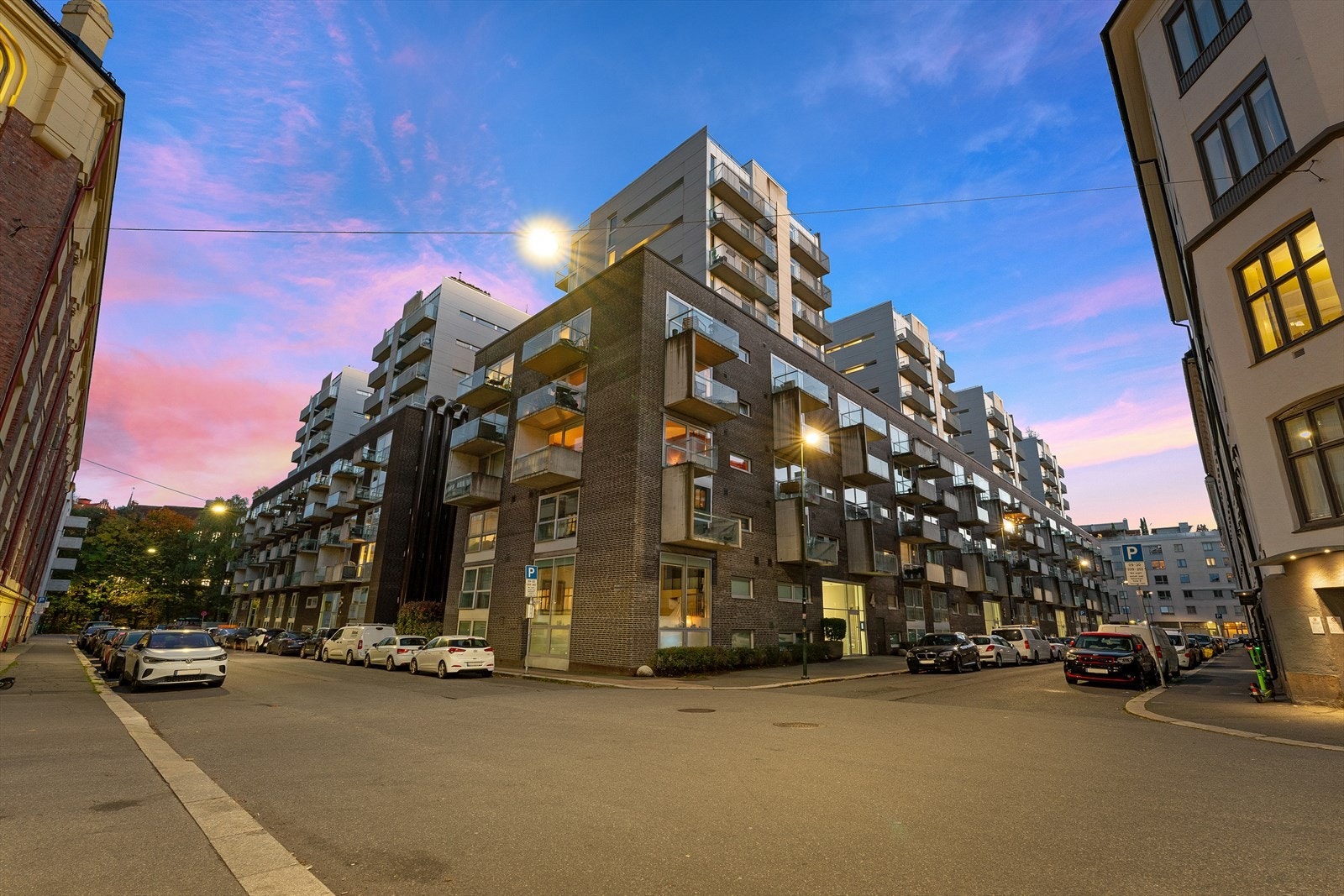 Sentral, men tilbaketrukket beliggenhet rett ved Akerselva og Alexander Kiellands plass Galleribilde