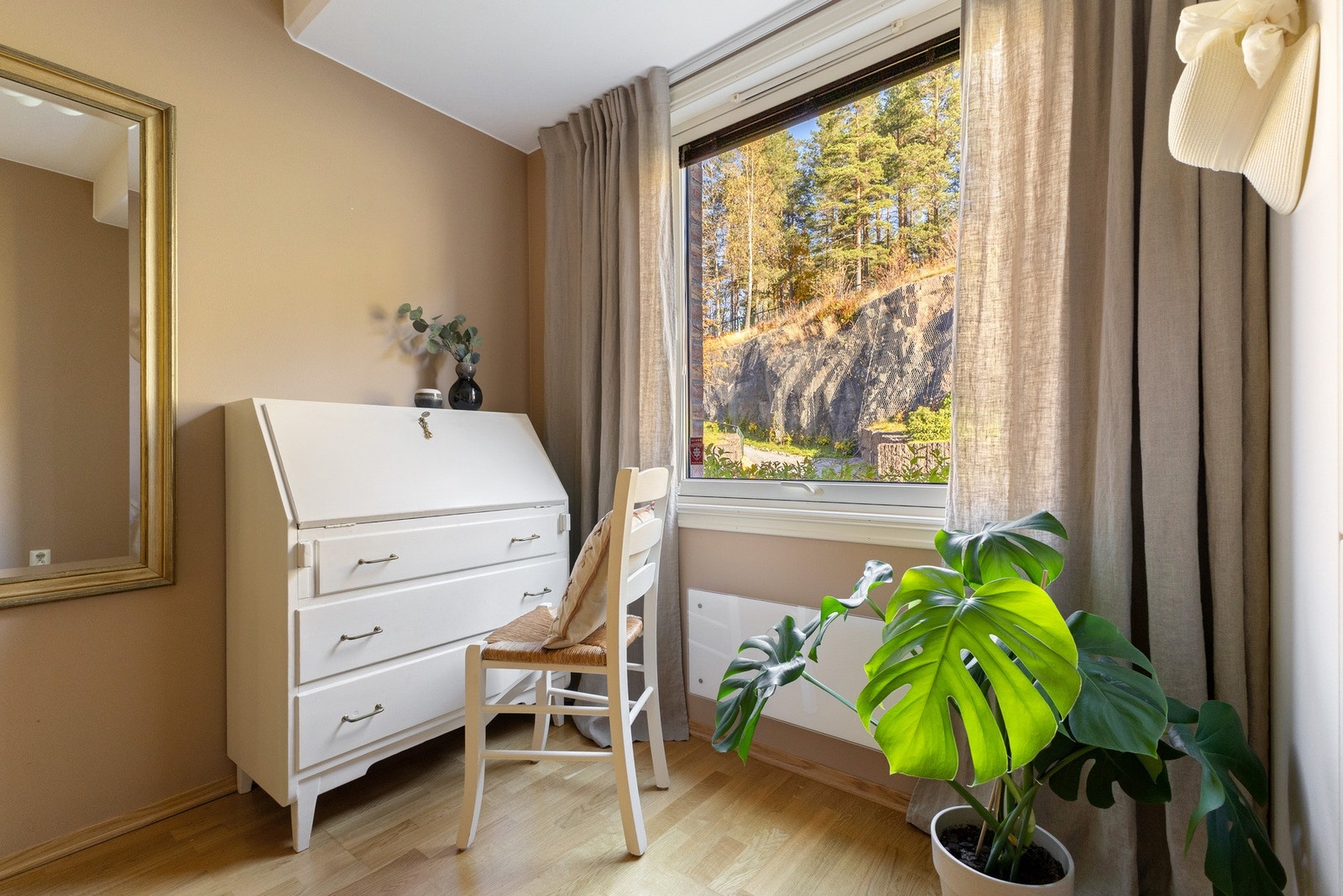 Soverommene vender ut mot rolige områder. Galleribilde