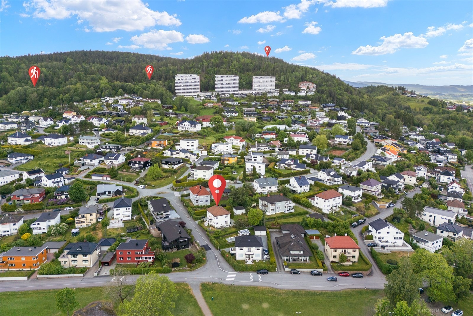 Toppenhaug/Strøtvet har det fine nærheten til turstiene og marka samtidig som man ligger sentralt Galleribilde