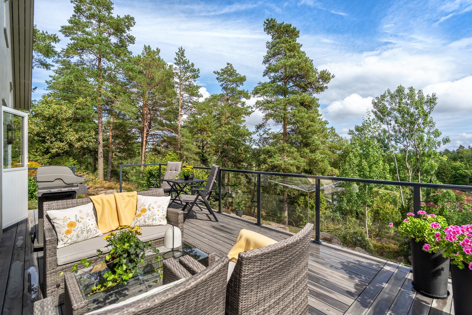 Her får du naturen rett inn - bo stille og rolig innerst! Galleribilde